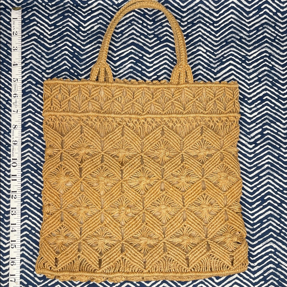 Vintage Detailing Tan Woven Tote The People’s Republic of China